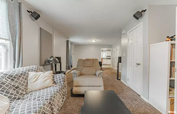 Bloomington, IL 61701,302 W GRAY AVE