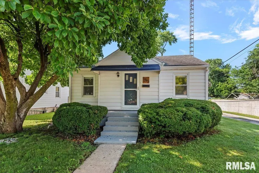 2912 E Enos AVE, Springfield, IL 62702