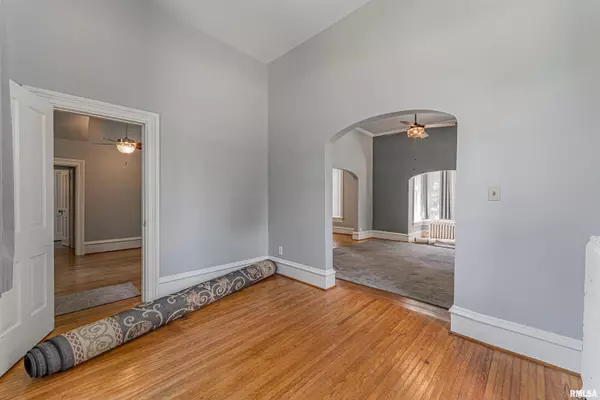 Mt Pulaski, IL 62548,418 E COOKE ST