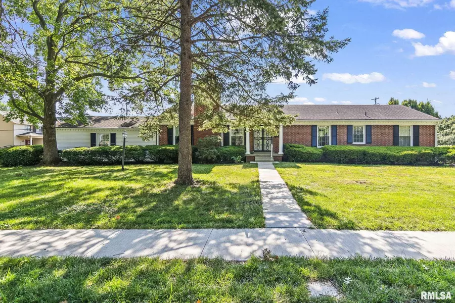 2257 Warson RD, Springfield, IL 62704