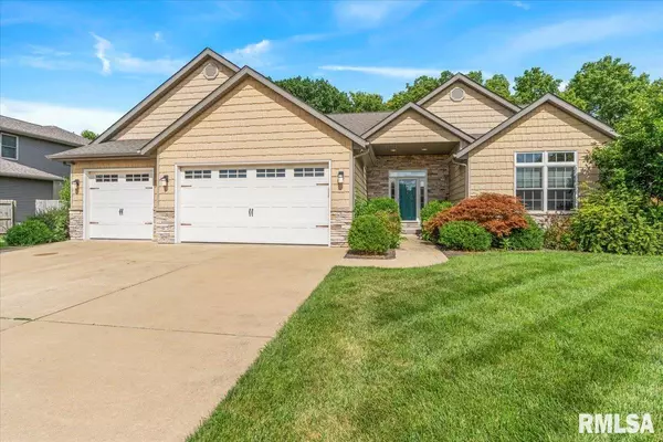 512 ORCHARD AVE, Chatham, IL 62629