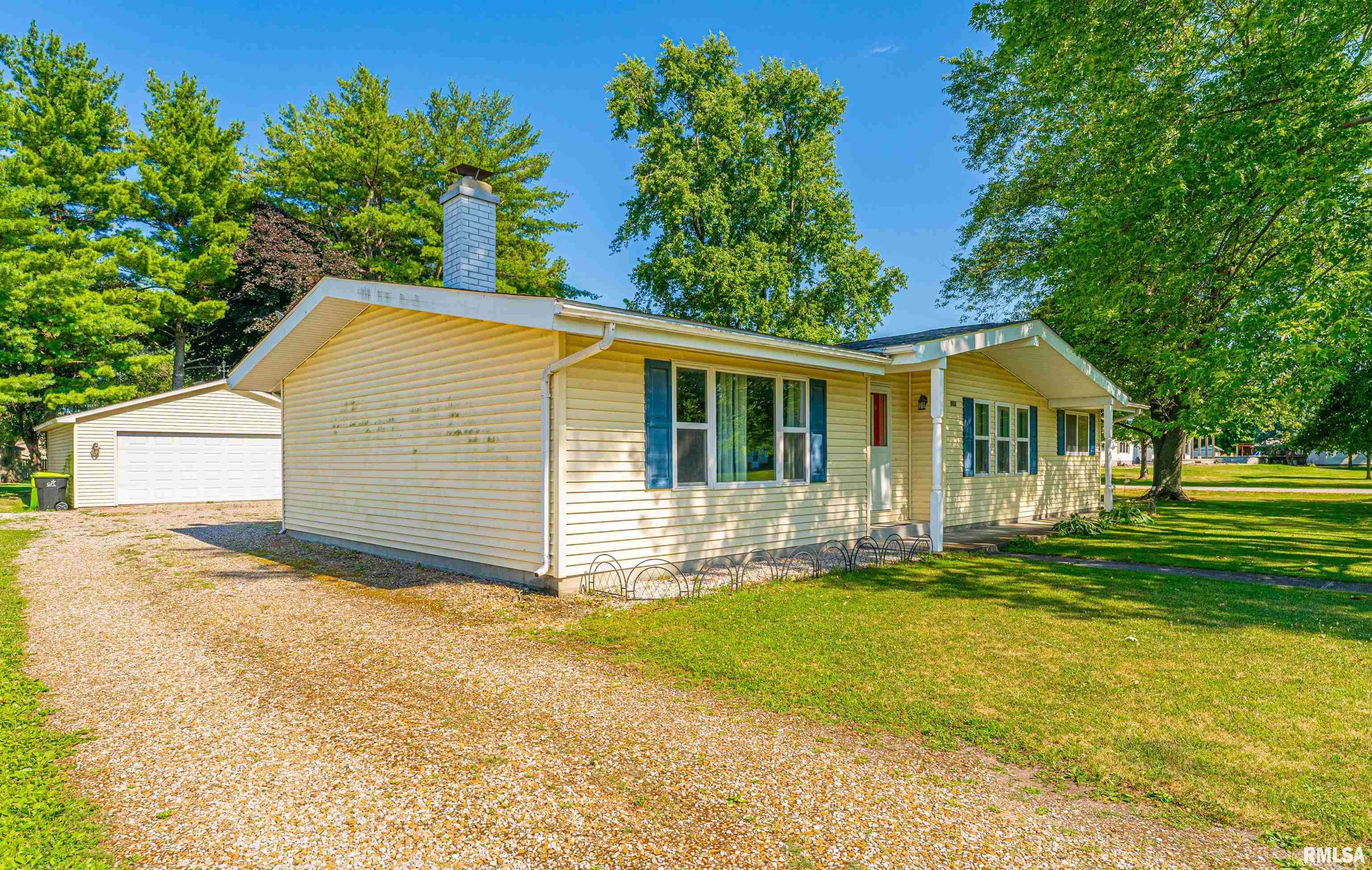 Mt Pulaski, IL 62548,913 N FLORA DR