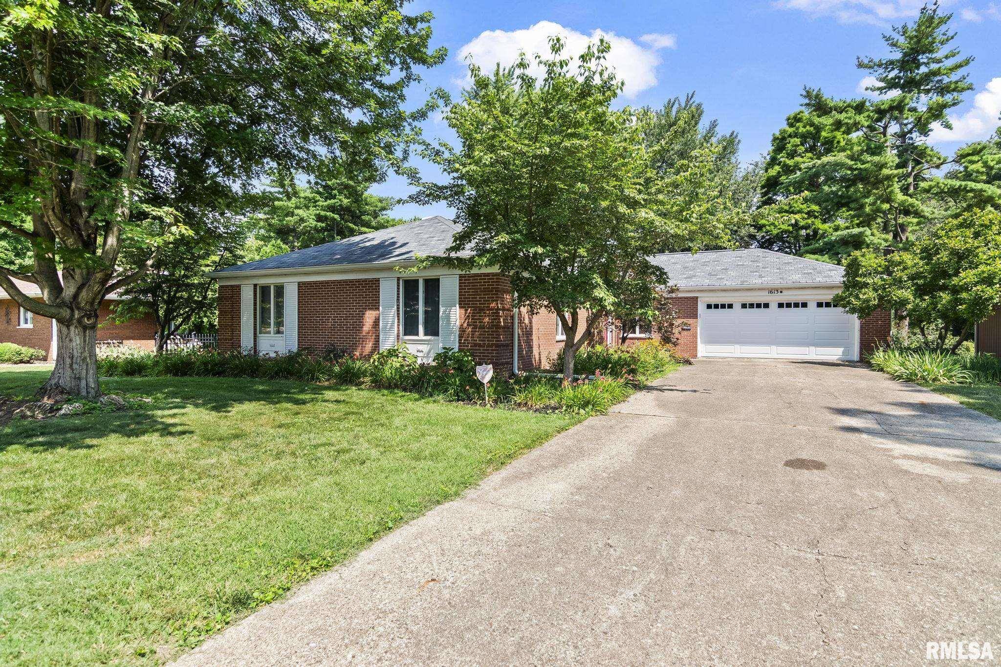 1613 DENISON DR, Springfield, IL 62704