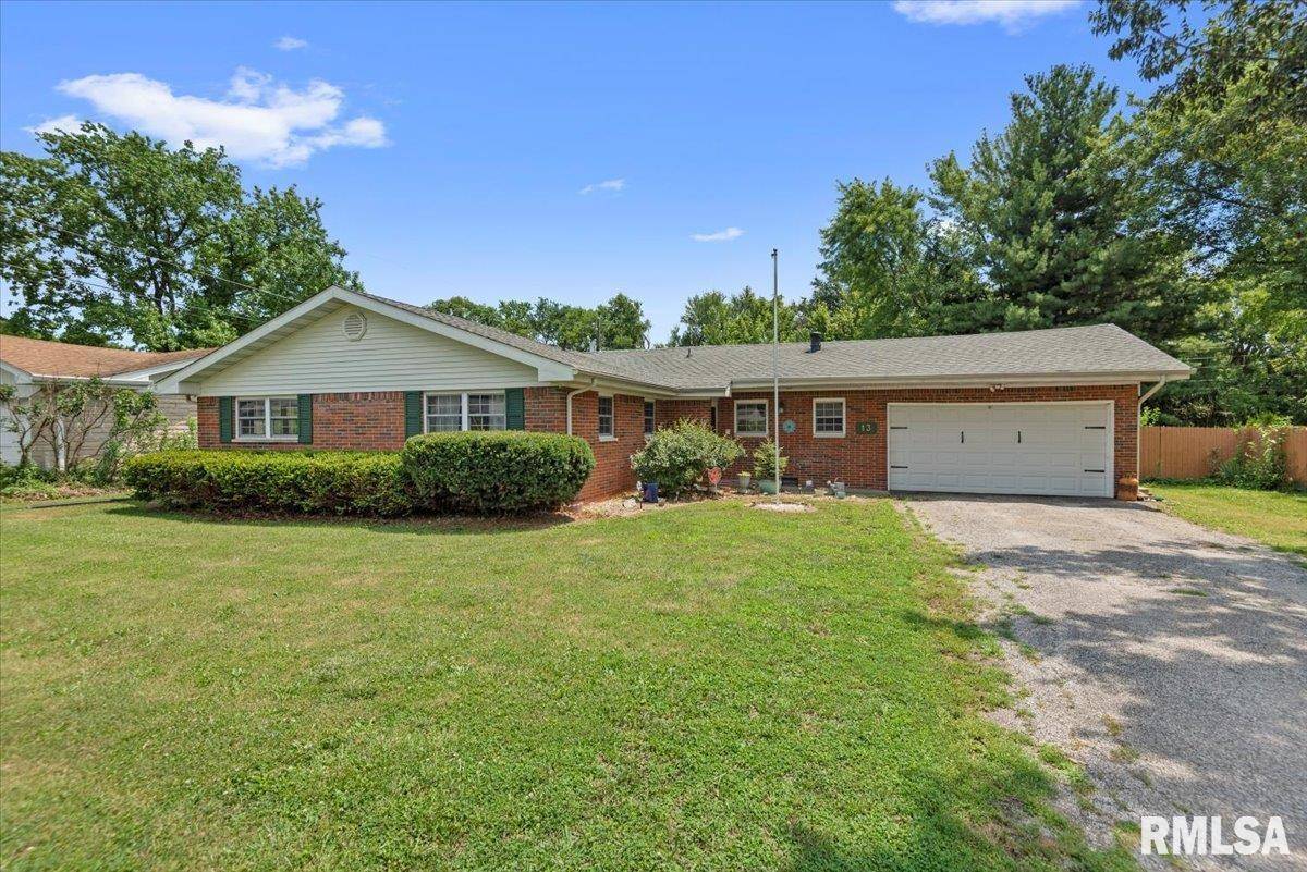 13 BIRCH DR, Chatham, IL 62629