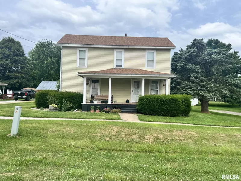 360 S CHAMBERLAIN ST, Roseville, IL 61473