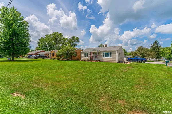 Mt Pulaski, IL 62548,902 S SPRING ST