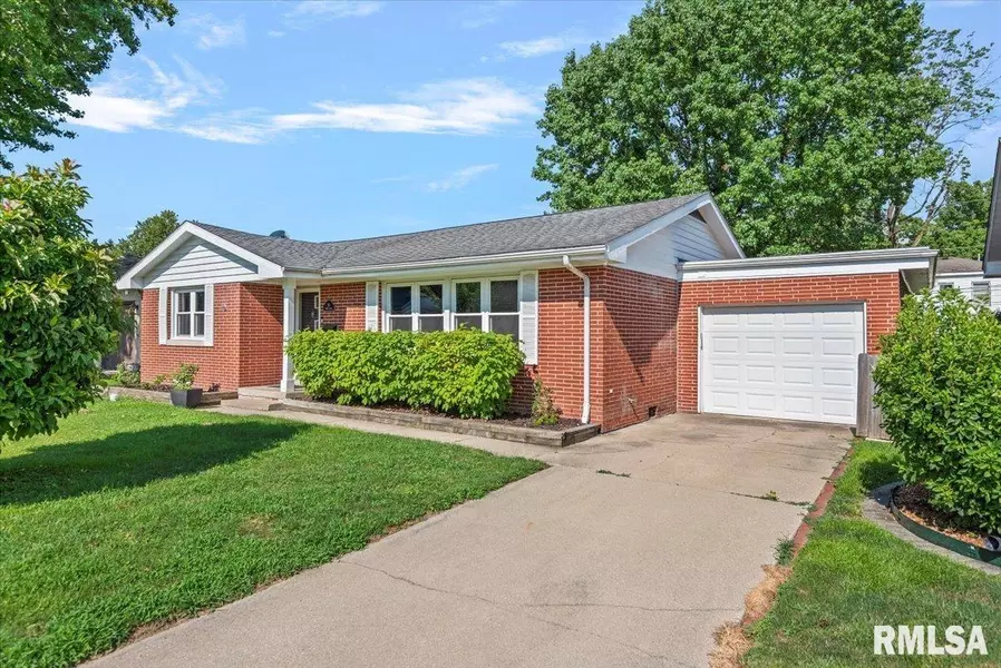 10 VERNA DR, Springfield, IL 62702