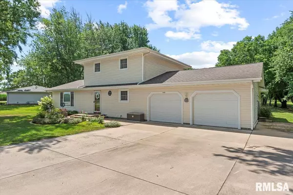 Athens, IL 62613,14463 PIONEER DR