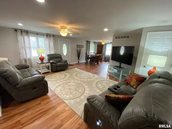 Greenview, IL 62642,156 W ADAMS ST