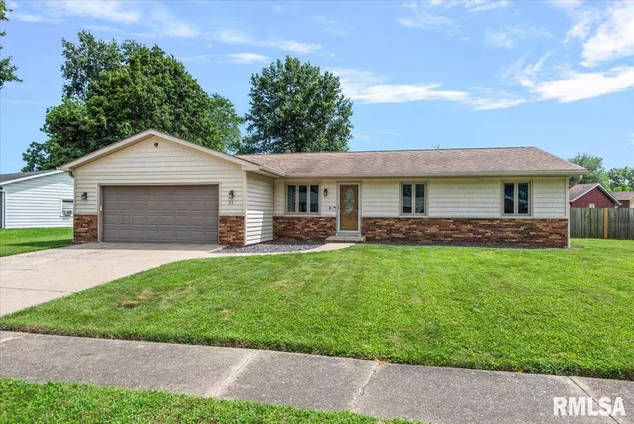 21 ARTHUR DR, Rochester, IL 62563