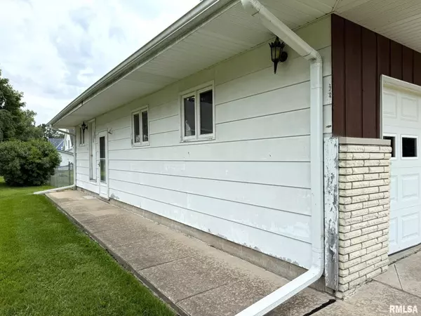 Abingdon, IL 61410,506 W MONMOUTH ST