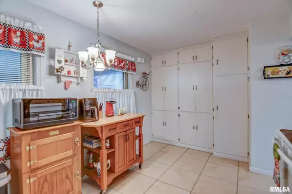 Taylorville, IL 62568,611 N WEBSTER ST