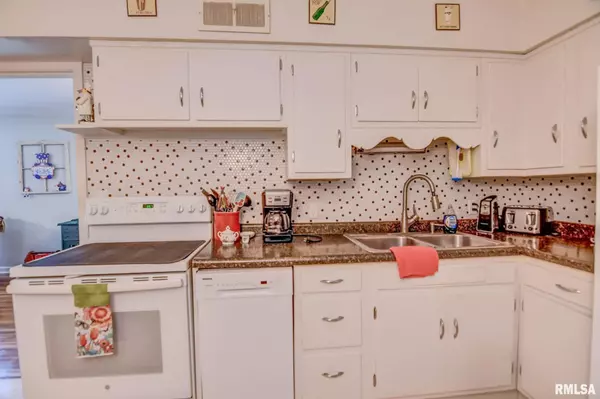 Taylorville, IL 62568,611 N WEBSTER ST