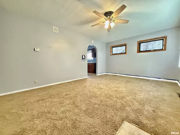 Auburn, IL 62615,1020 ADAMS ST