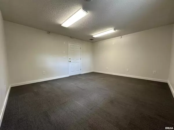 Springfield, IL 62711,386 S Koke Mill RD #D