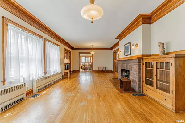 Mason City, IL 62664,304 W CHESTNUT ST