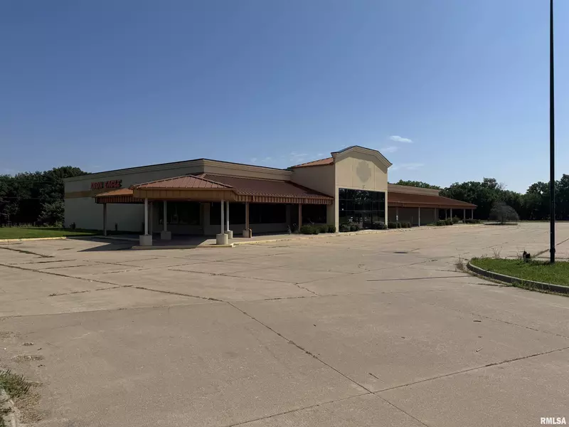 131 S SOANGETAHA RD, Galesburg, IL 61401