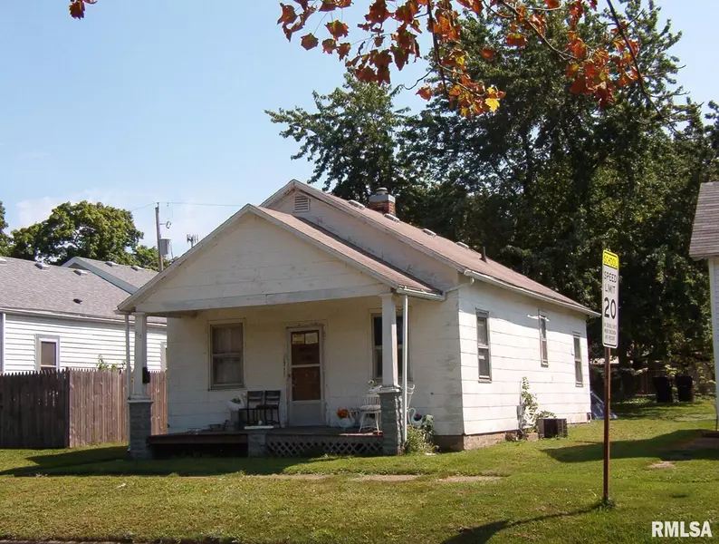 213 5TH ST, Lincoln, IL 62656-2714