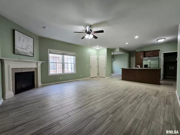 Peoria, IL 61615,11217 N OAKWOOD DR #27