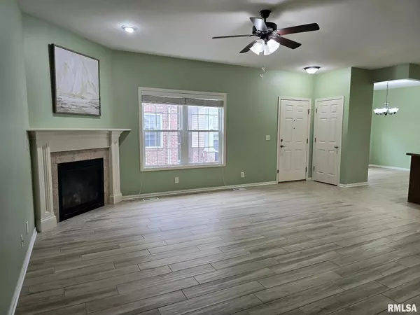 Peoria, IL 61615,11217 N OAKWOOD DR #27
