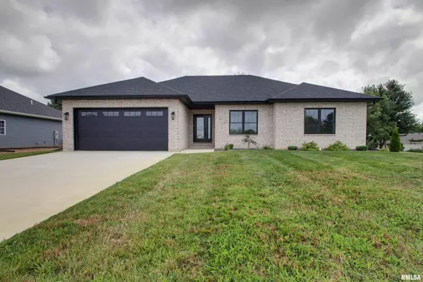2500 TAYLOR DR, Quincy, IL 62305