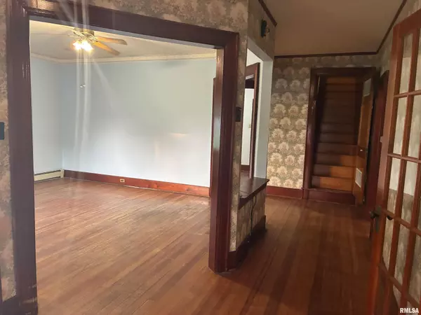 Paloma, IL 62359,1814 E 1650TH ST