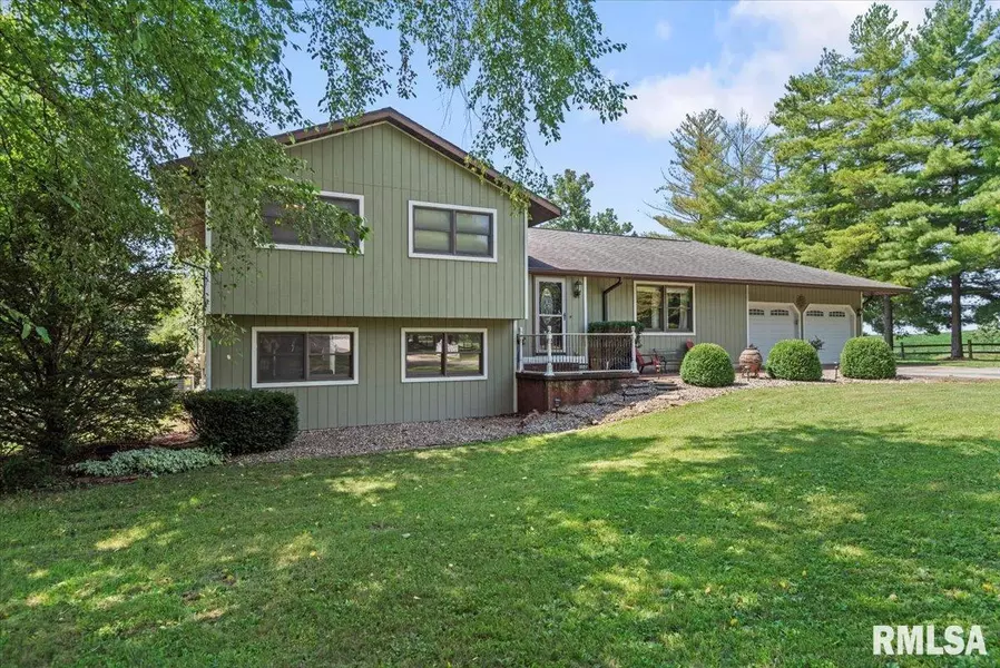 32 Northwind LN, Cantrall, IL 62625