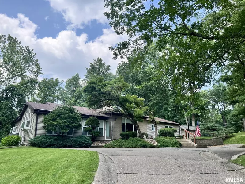 2305 S 24TH ST, Quincy, IL 62305