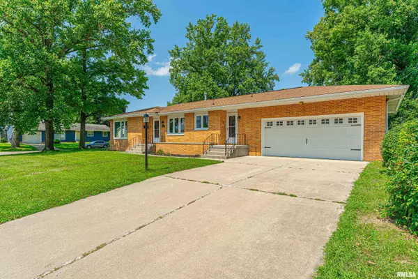Lincoln, IL 62656,8 TULIP DR