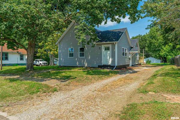 660 6TH ST, Lincoln, IL 62656