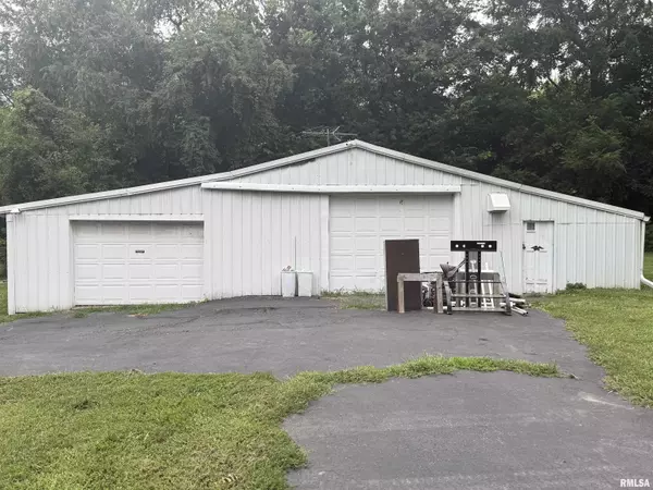 Plainville, IL 62365-1015,135 S CHURCH ST