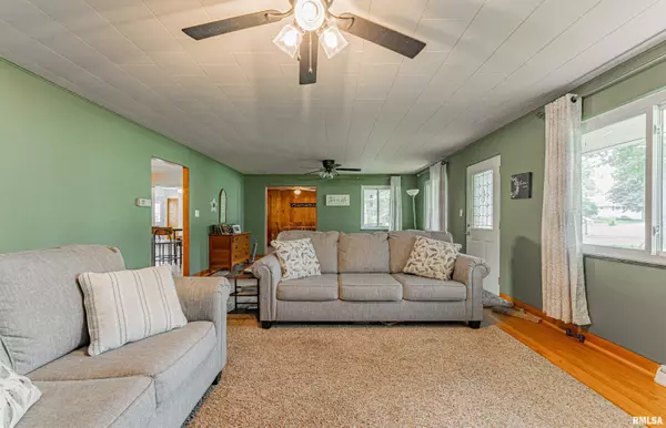 Mason City, IL 62664,428 W WALNUT ST