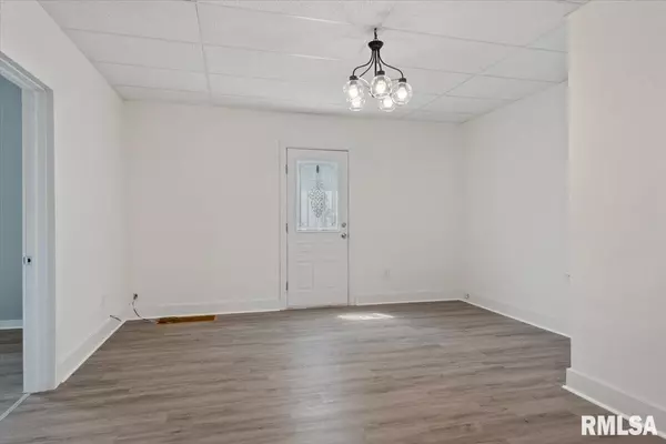 Riverton, IL 62561,825 E Kinzie ST