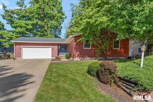 108 N ROSE DR, Auburn, IL 62615