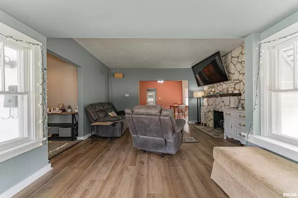 Mason City, IL 62664,115 S LOGAN ST