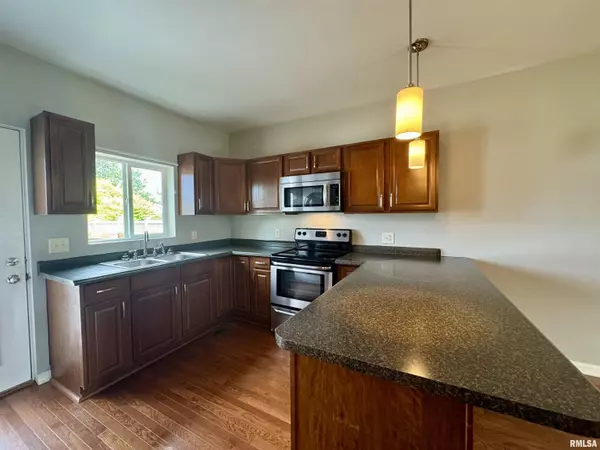 Quincy, IL 62301,1206 S 15TH ST