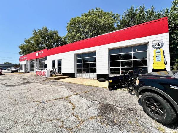 750 E MORTON AVE, Jacksonville, IL 62650