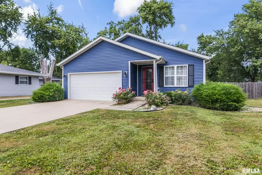 419 E CHESTNUT ST, Chatham, IL 62629