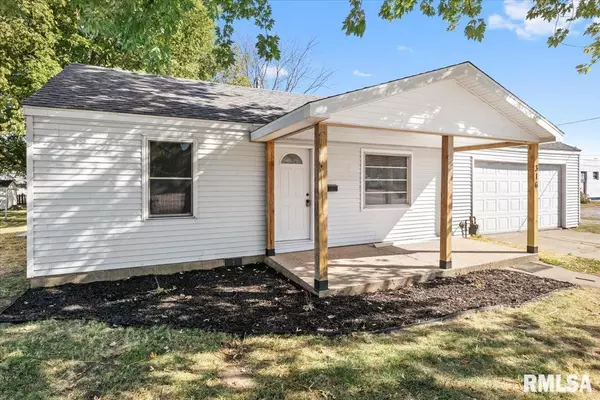 Girard, IL 62640,316 W CENTER ST