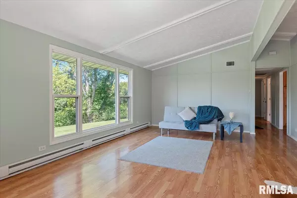 Petersburg, IL 62675,17279 RIVER VIEW RD