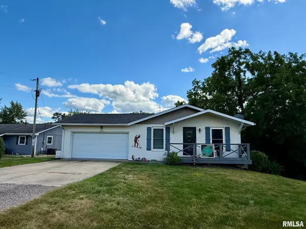 231 NORTH SHORE DR, Petersburg, IL 62675