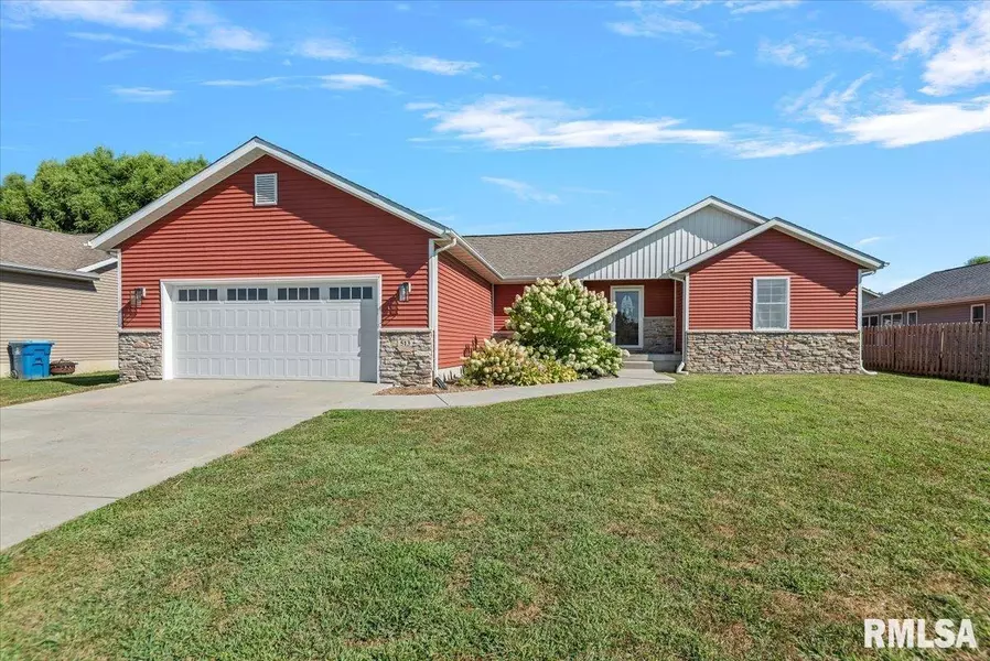 513 HARRISON DR, Mechanicsburg, IL 62545