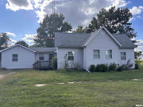 178 N STARR ST, Waggoner, IL 62572