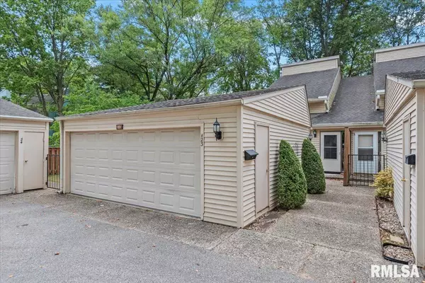 23 COUNTRY PL, Springfield, IL 62703