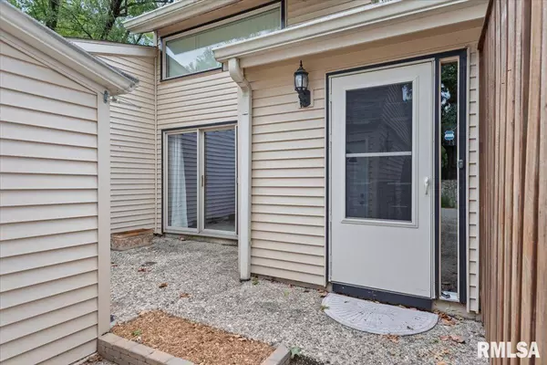 Springfield, IL 62703,23 COUNTRY PL