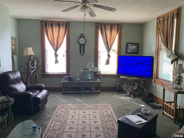 Quincy, IL 62301,832 N 11TH ST