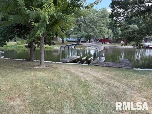 Girard, IL 62640,30284 WOODLAND LN