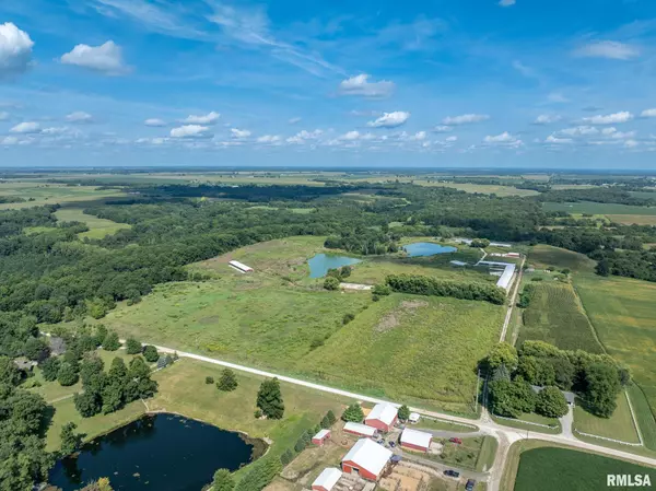 695 W KNOX RD, Abingdon, IL 61401
