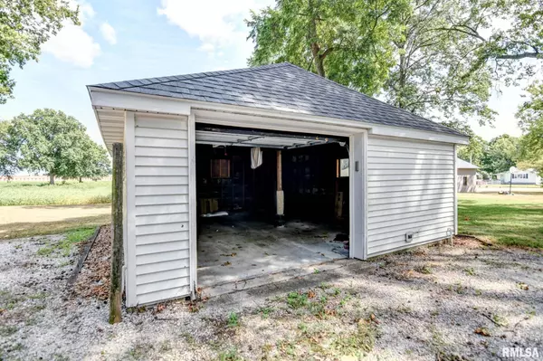 Taylorville, IL 62568,810 N Snodgrass ST