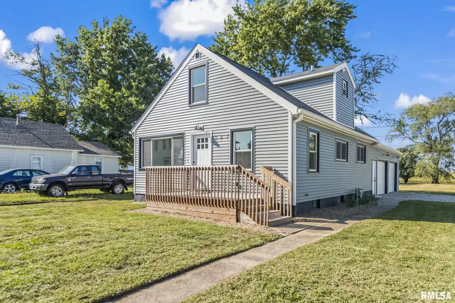 117 E Pulaski ST, Williamsville, IL 62693